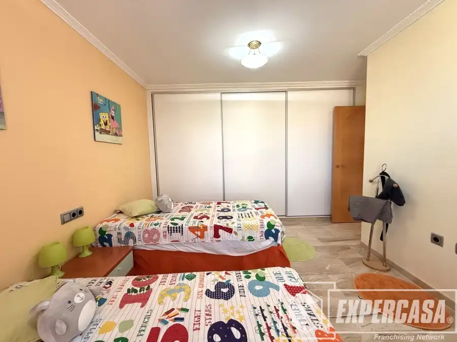 Dormitori de Casa o xalet en venda en Riba-roja de Túria amb Aire condicionat, Calefacció i Terrassa