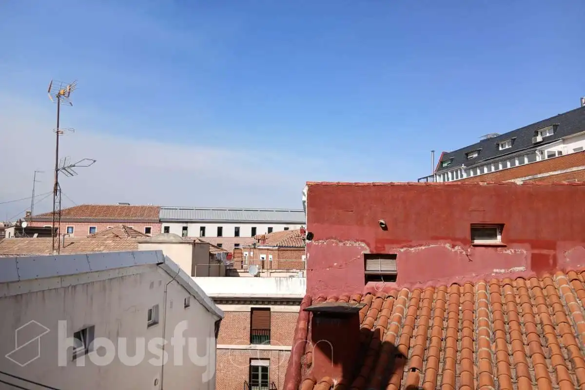 Vista exterior de Estudi en venda en Madrid amb Aire condicionat i Calefacció