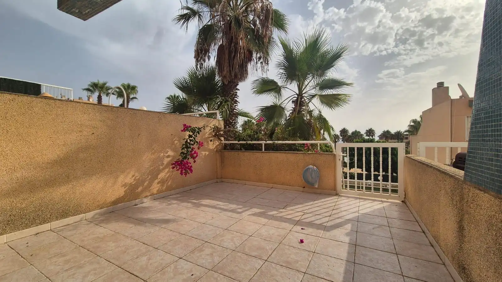 Terraza de Casa o chalet en venta en Torrevieja con Jardín privado, Amueblado y Piscina comunitaria