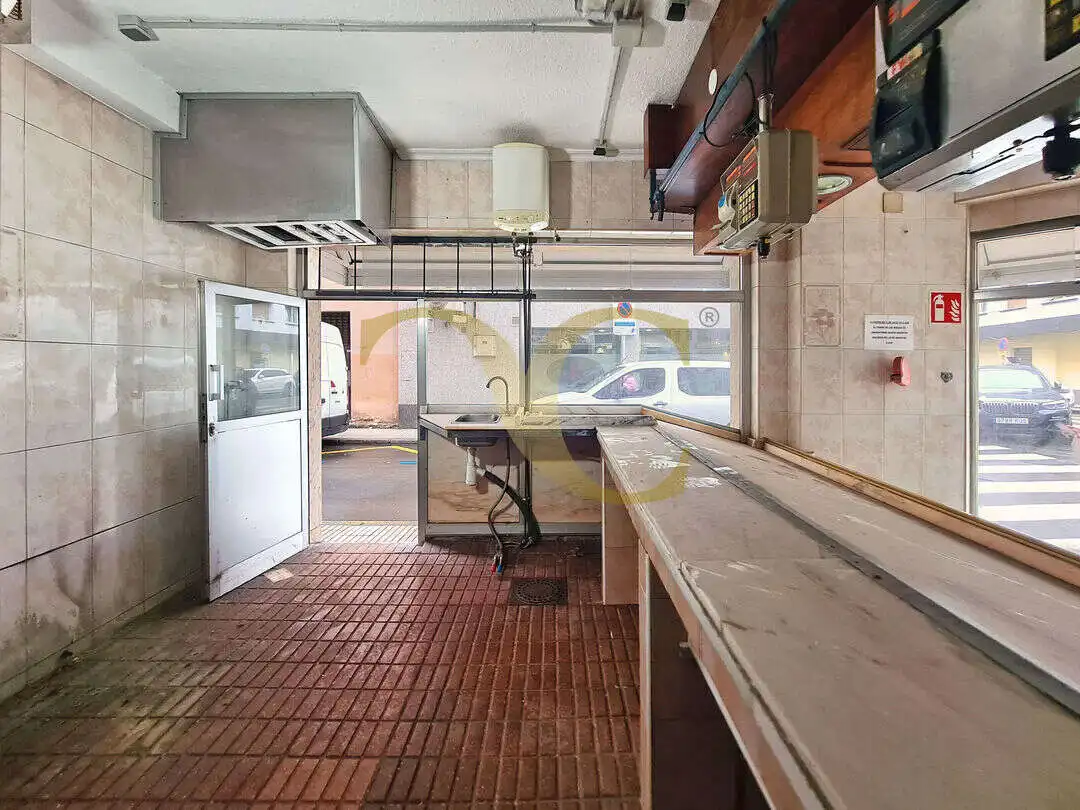 Cocina de Local en venta en Gijón 