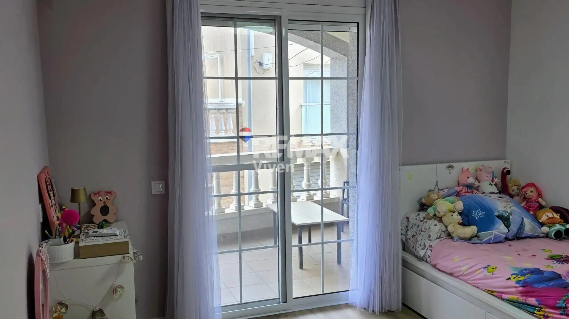 Terrassa de Casa adosada en venda en Vilanova i la Geltrú amb Aire condicionat, Jardí privat i Parquet