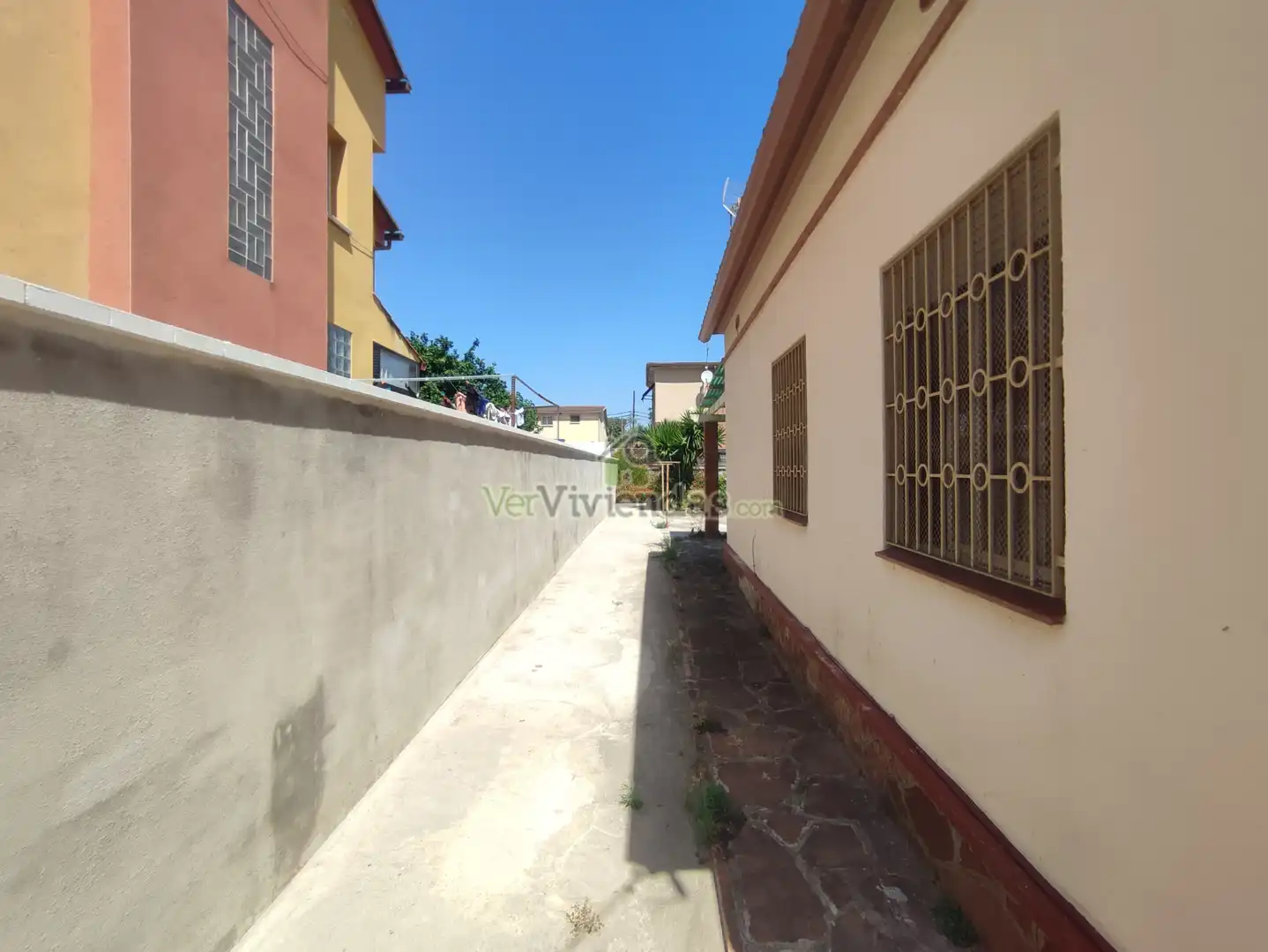 Vista exterior de Casa o xalet en venda en Sant Andreu de la Barca amb Calefacció, Jardí privat i Terrassa
