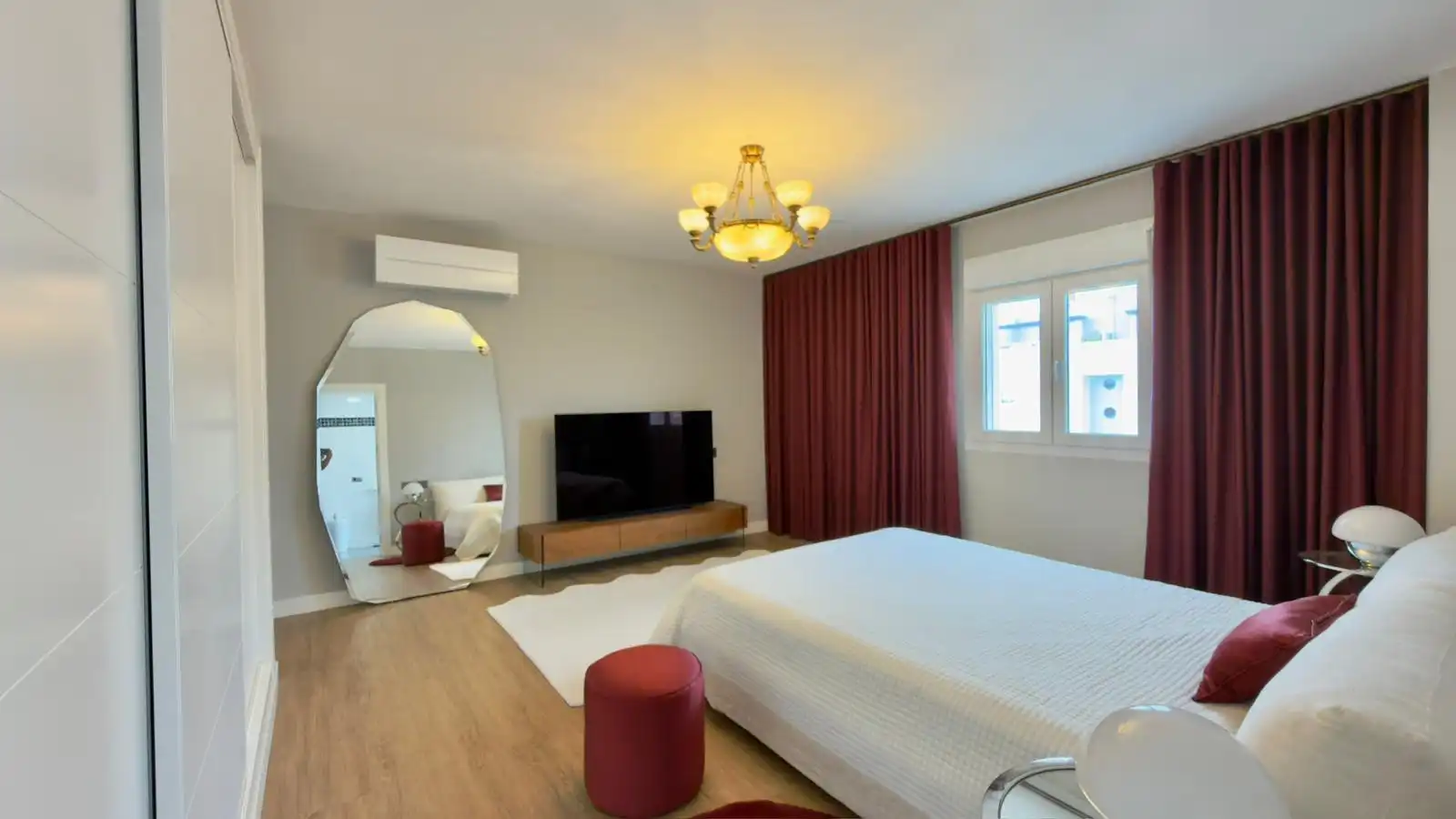 Schlafzimmer von Dachboden zum Verkauf in Villajoyosa / La Vila Joiosa mit Klimaanlage, Privatgarten und Terrasse