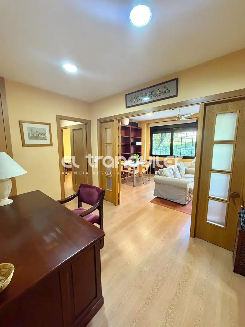 Sala d'estar de Pis de lloguer en Madrid amb Parquet, Moblat i Rentadora
