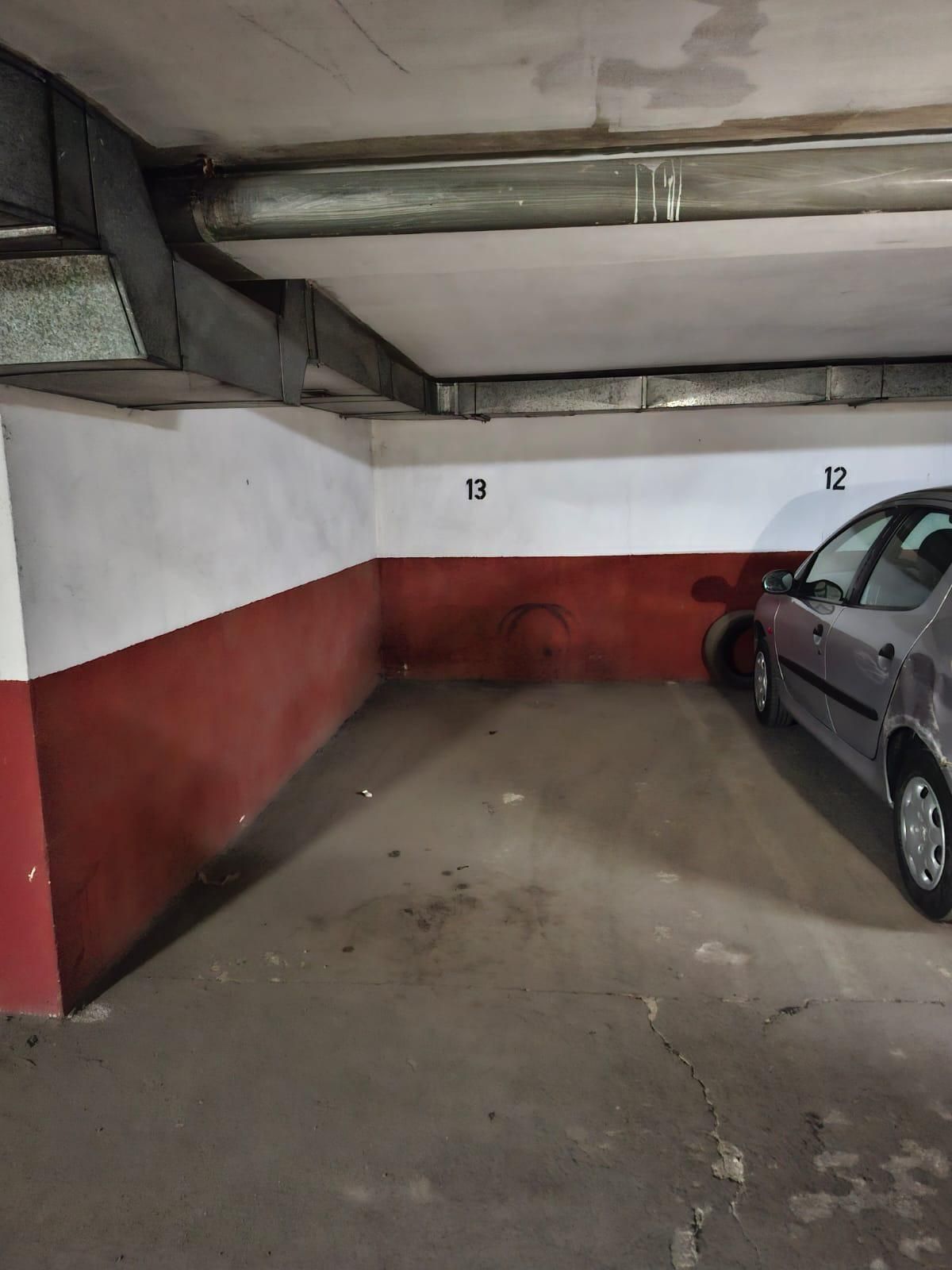 Aparcament de Garatge en venda en León Capital 