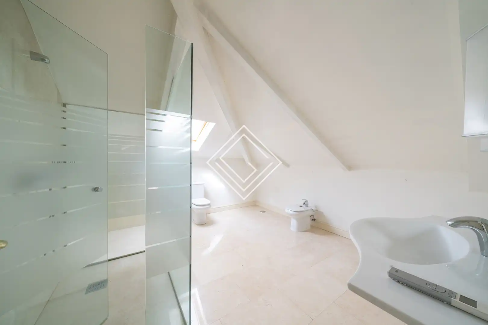 Baño de Casa o chalet en venta en Madrid con Aire acondicionado, Calefacción y Jardín privado