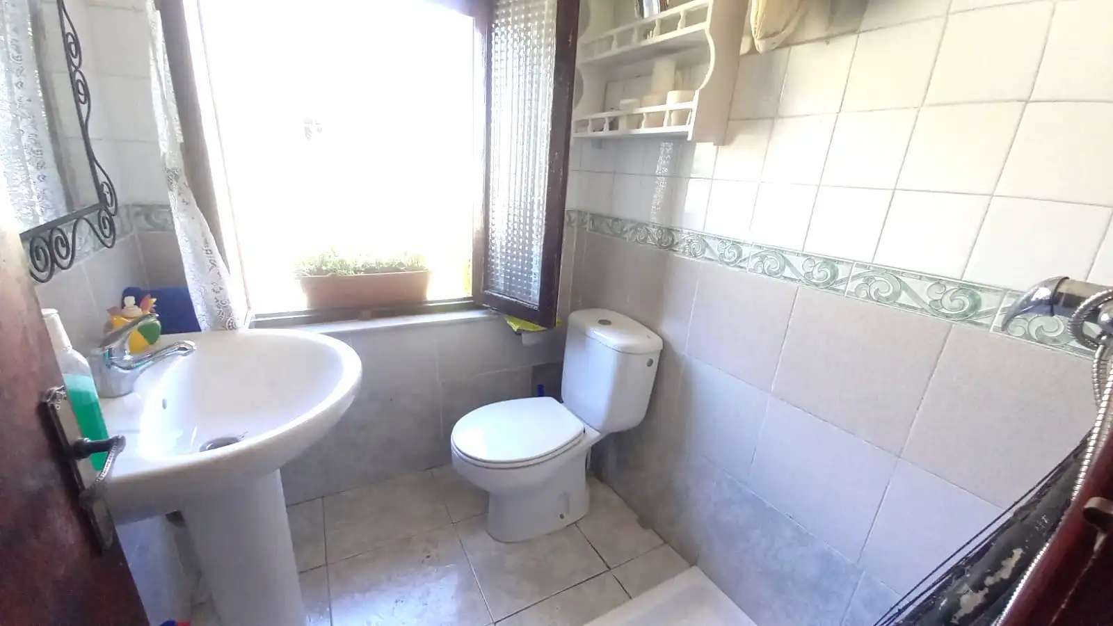 Baño de Casa o chalet en venta en Sariego con Jardín privado, Terraza y Trastero