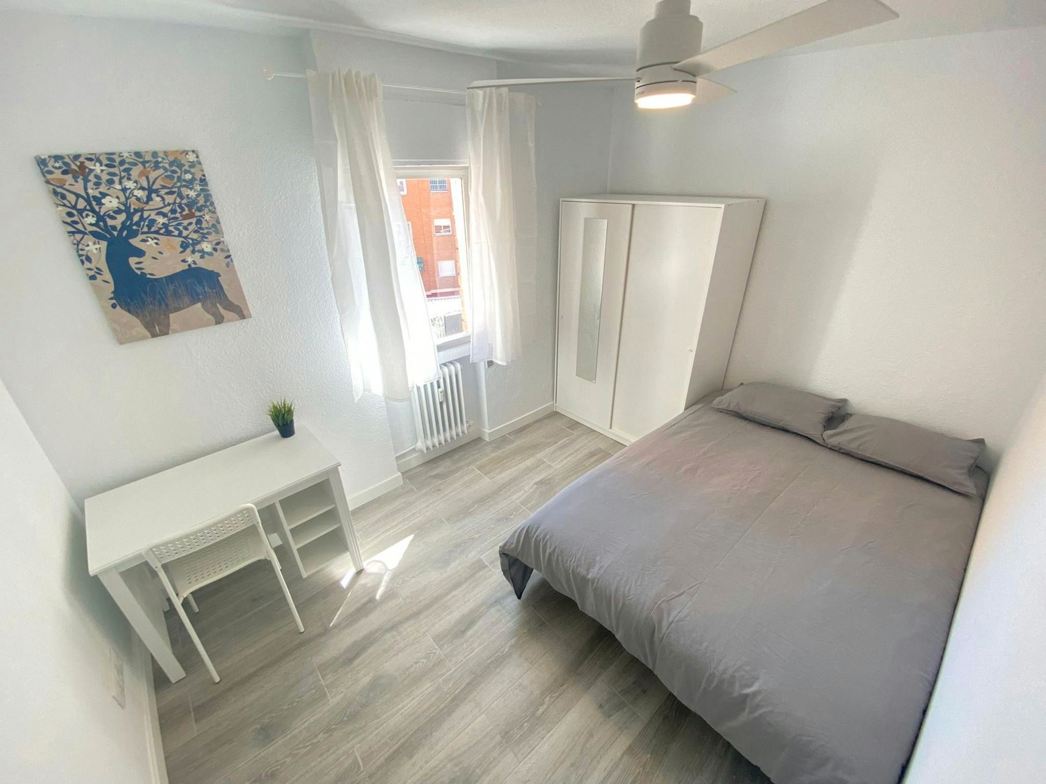 Bedroom of Flat to share in  Madrid Capital  with Heating, Furnished and Washing machine