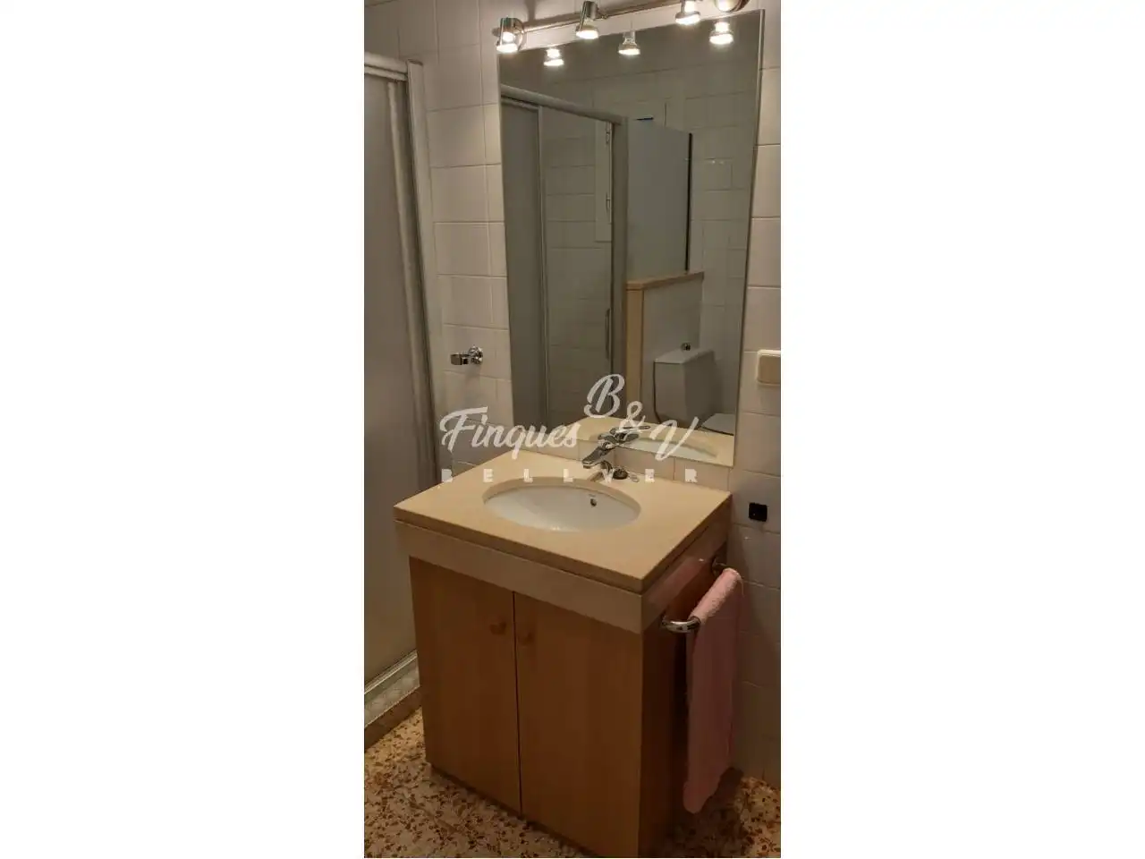 Baño de Piso de alquiler en Puigcerdà con Calefacción, Terraza y Trastero