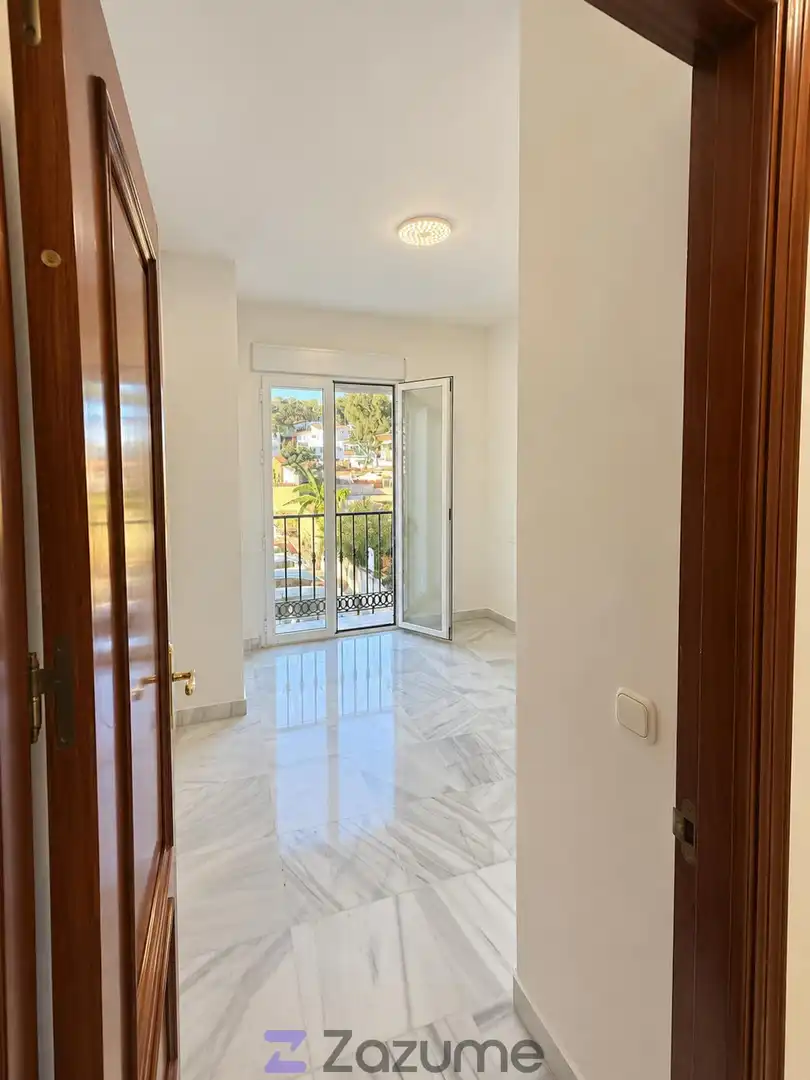 Schlafzimmer von Wohnung zur Miete in Rincón de la Victoria mit Ofen, Waschmaschine und Mikrowelle