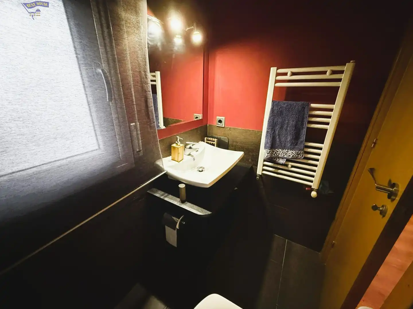 Baño de Casa o chalet en venta en Barberà del Vallès con Calefacción, Jardín privado y Parquet