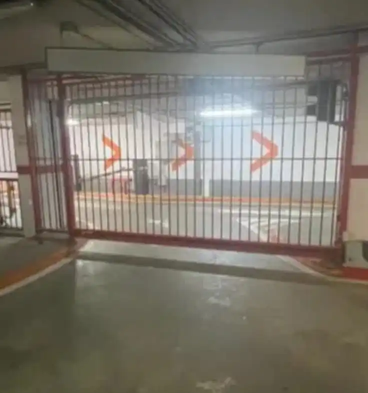 Parkplatz mit Aufzug zur Miete in Calle Cervantes 130, imagen 2