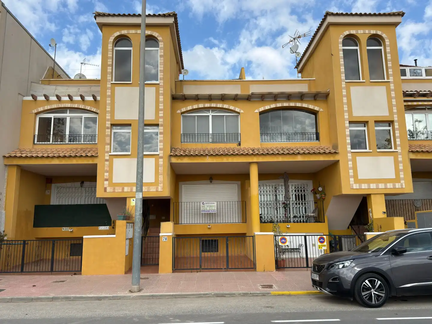 Vista exterior de Apartamento en venta en Daya Nueva con Terraza, Balcón y Piscina comunitaria