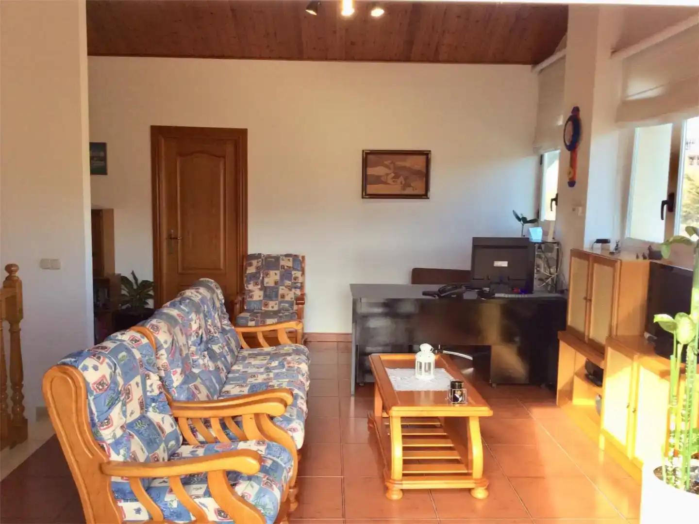 Sala d'estar de Casa adosada en venda en Huesca amb Jardí privat, Parquet i Moblat