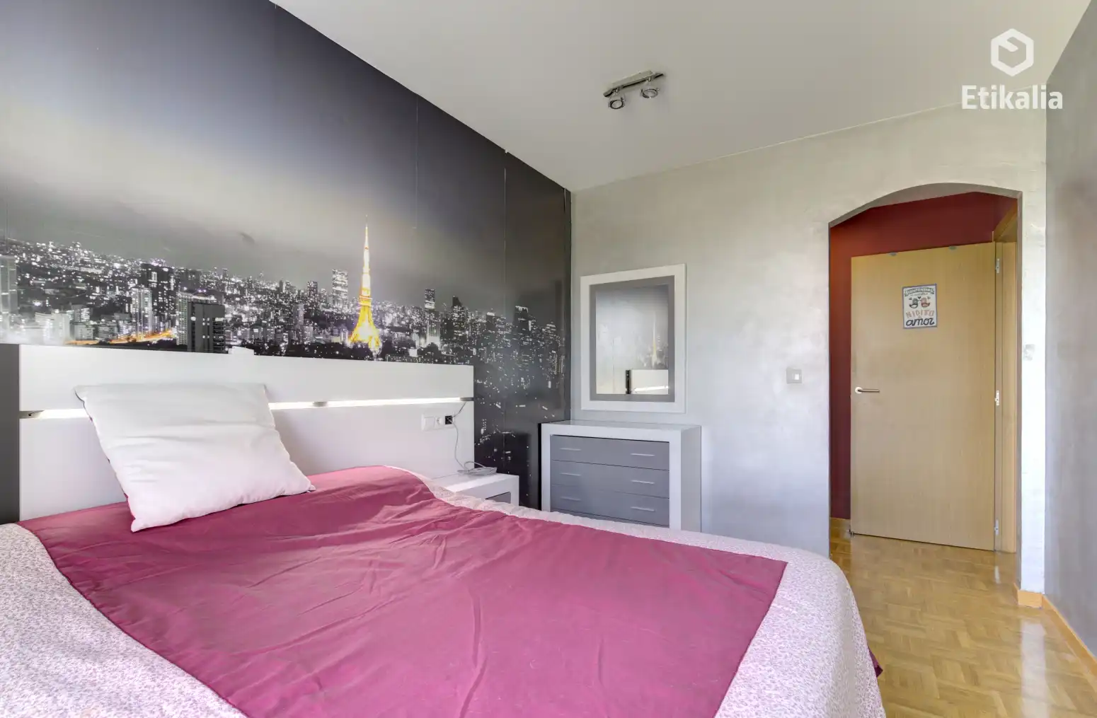 Habitación de Piso en venta en Vitoria - Gasteiz con Calefacción, Terraza y Trastero