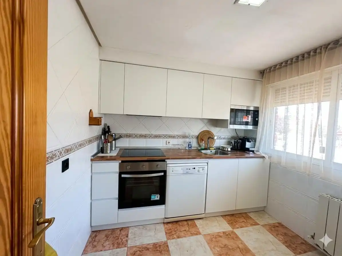 Cuina de Casa o xalet en venda en Daganzo de Arriba amb Terrassa