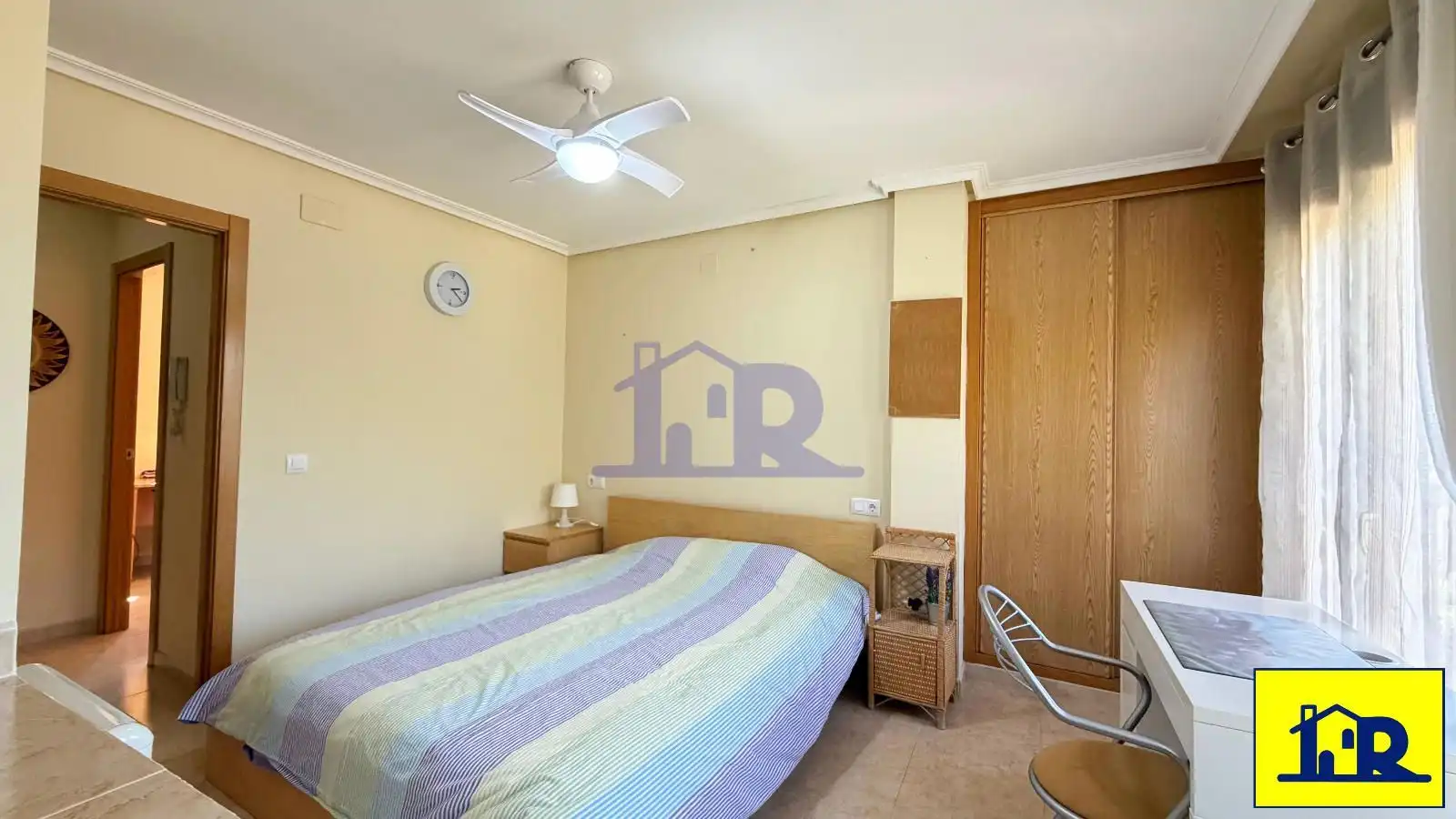 Habitación de Dúplex en venta en Cuenca con Calefacción, Trastero y Amueblado