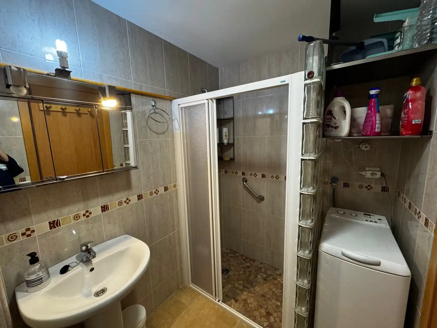 Bathroom of Flat for sale in Arnes  with Air Conditioner, Furnished and Oven
