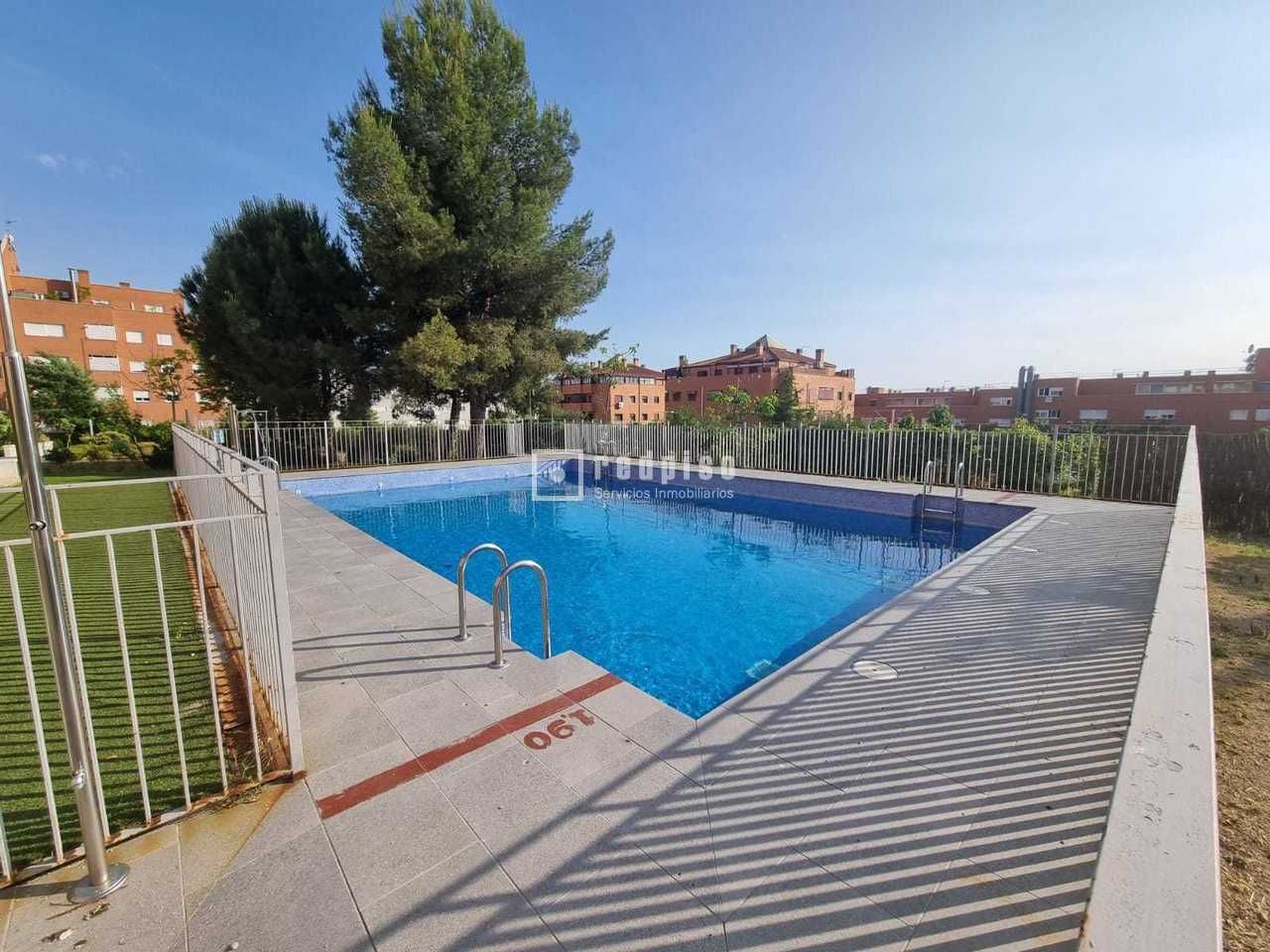 Piscina de Pis en venda en Rivas-Vaciamadrid amb Aire condicionat, Calefacció i Traster