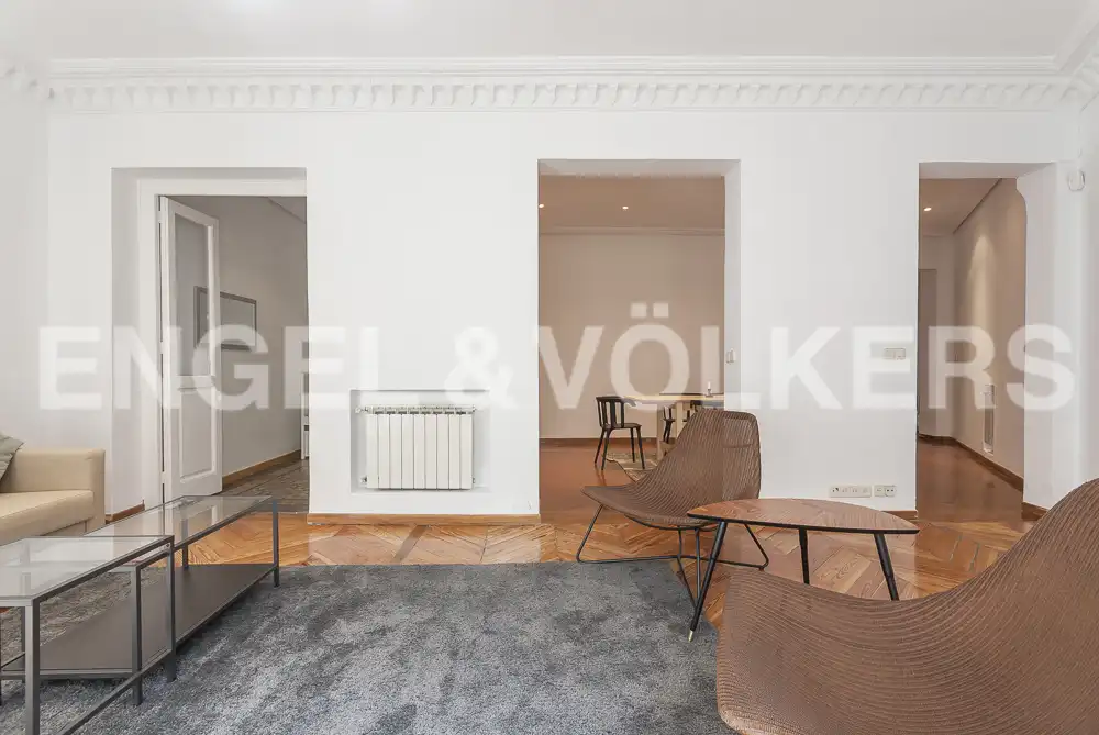 Living room of Flat for rent in Madrid  with Air Conditioner, Heating and Parquet flooring