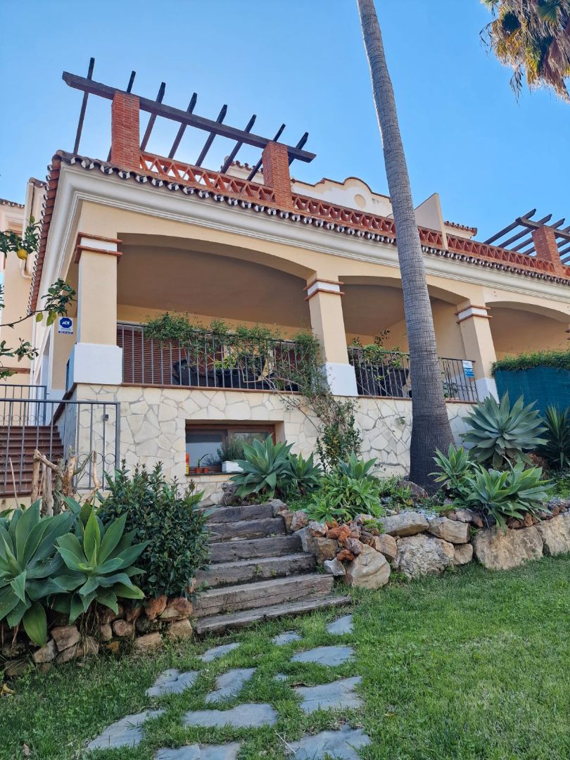 Casa adosada en venda a Huerta Belón - Calvario