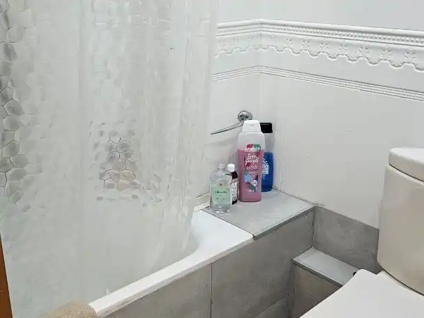 Baño de Piso en venta en Santa Coloma de Gramenet con Aire acondicionado, Terraza y Balcón