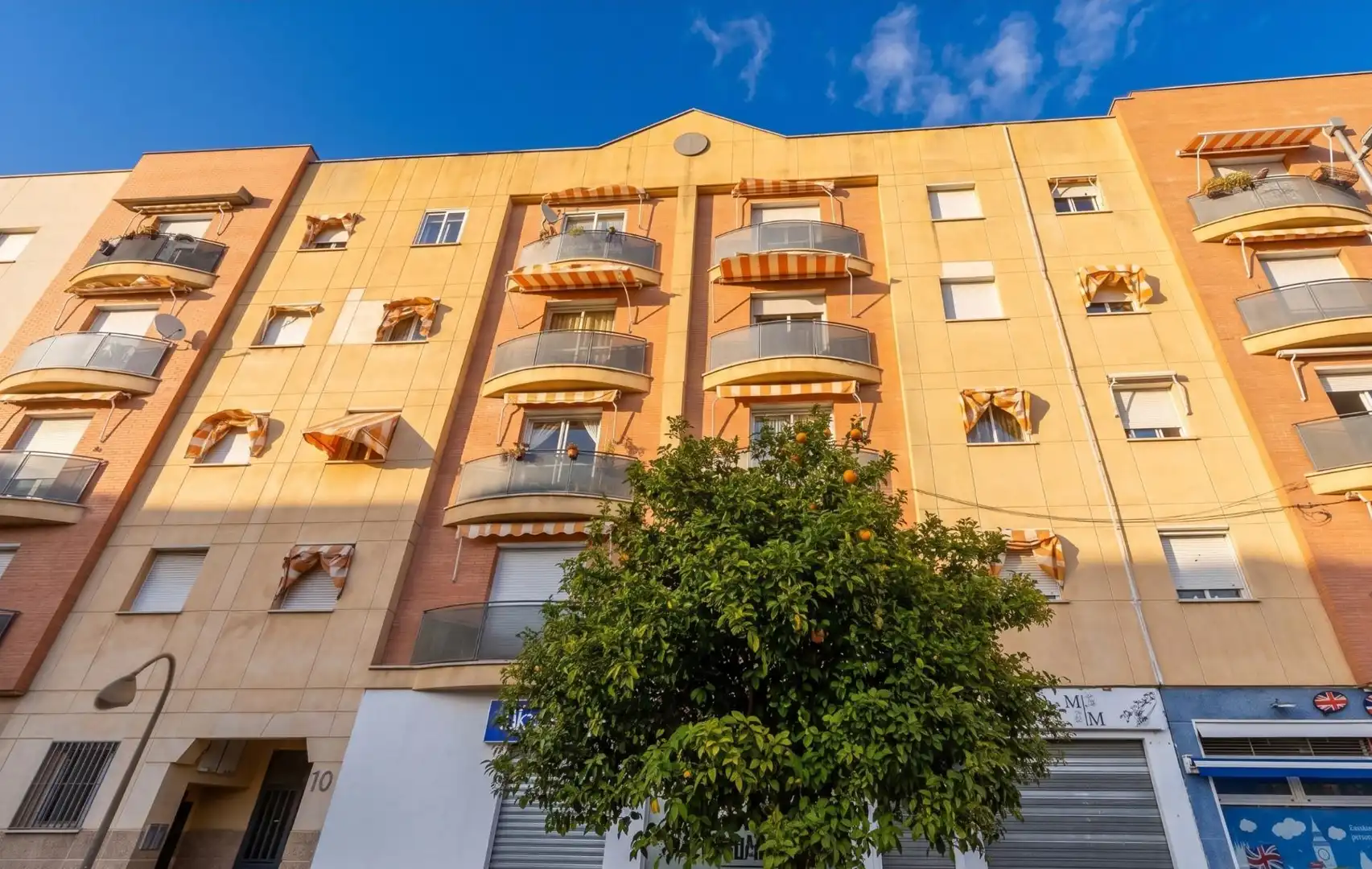 Vista exterior de Piso en venta en Córdoba con Aire acondicionado y Balcón