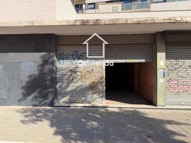 Local comercial en Alquiler en Vuit de Març en Col.legis Nous