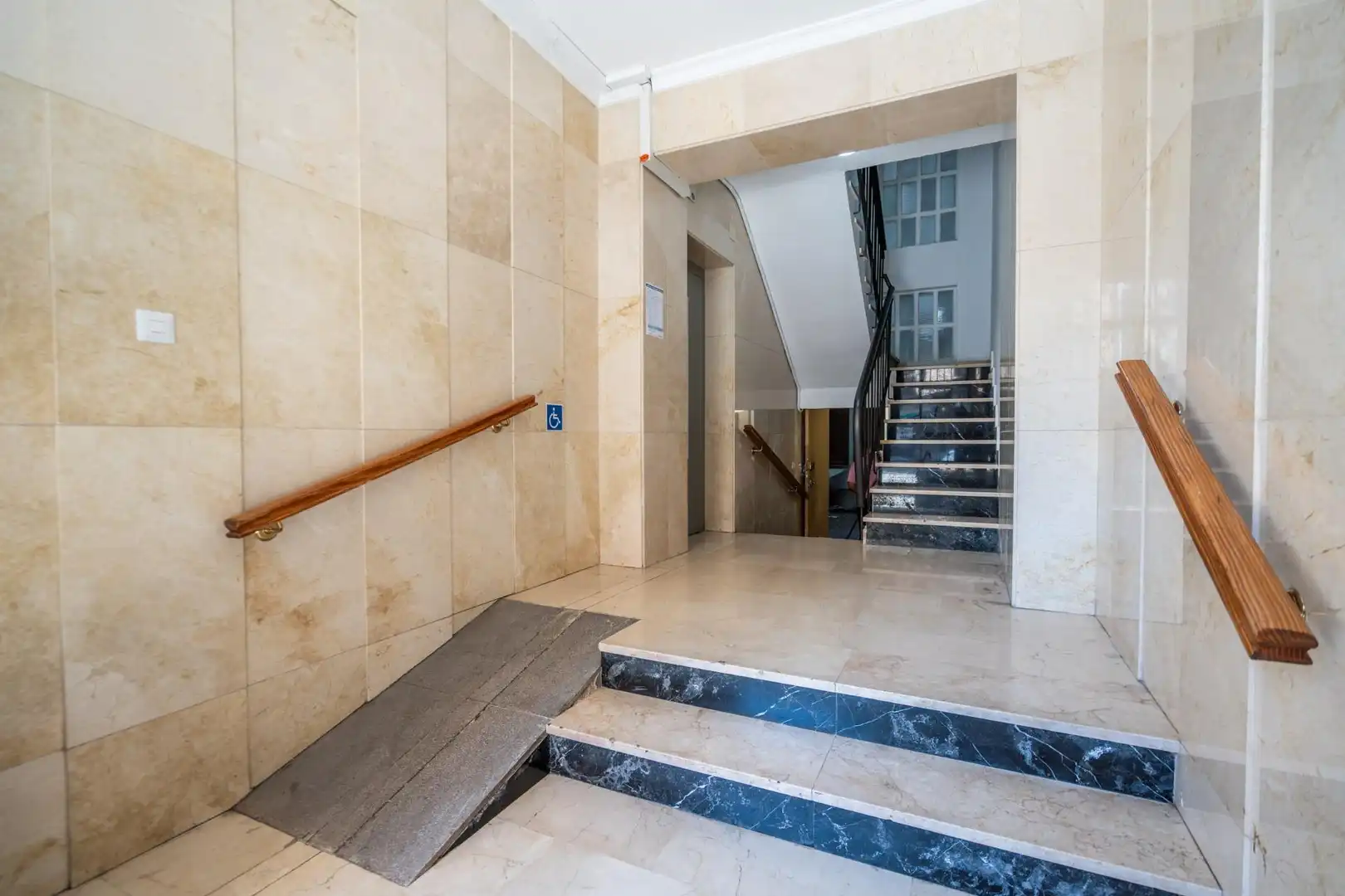 Piso en venta en Granada con Aire acondicionado, Calefacción y Amueblado