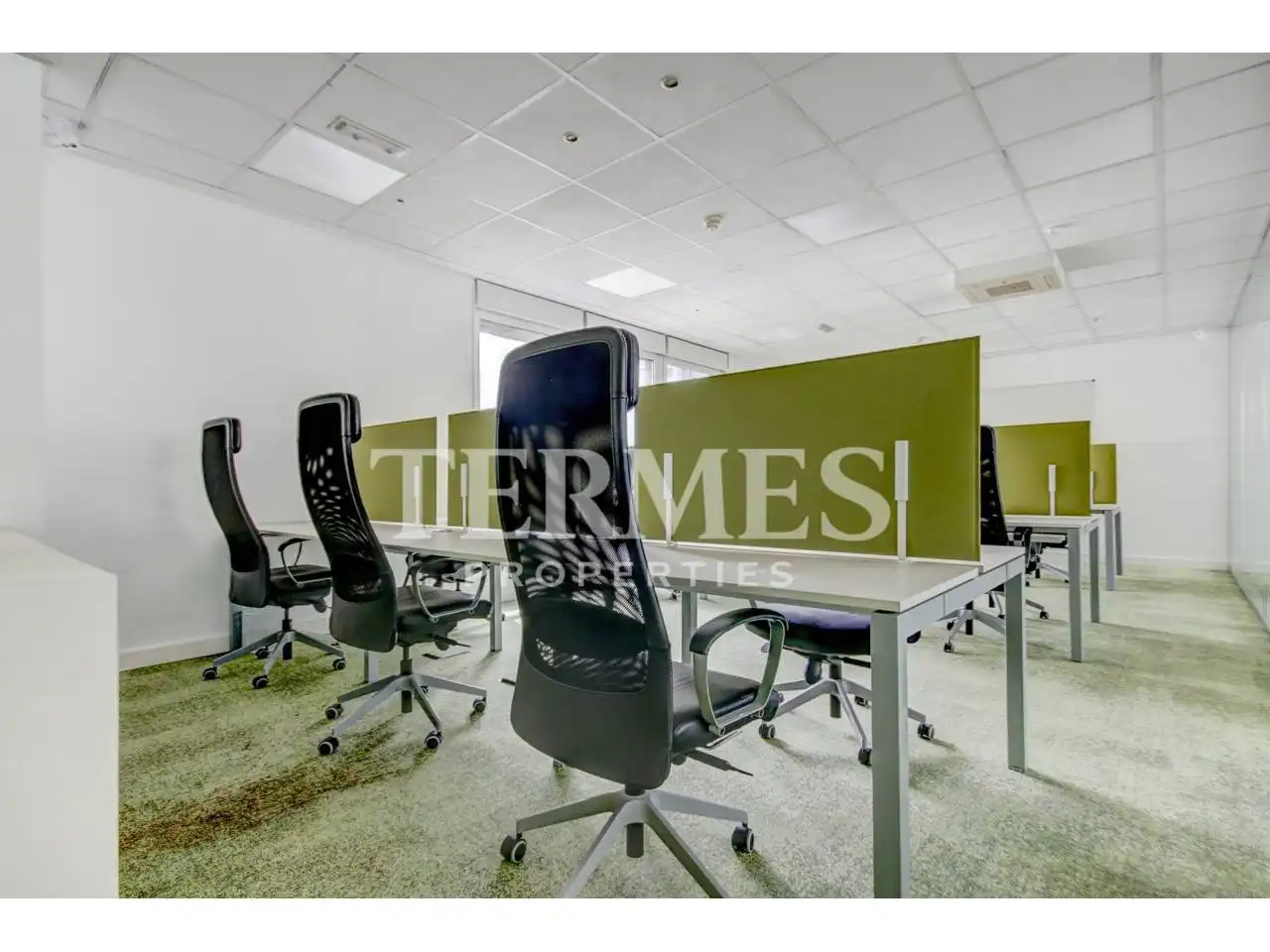 Office for sale in Barcelona  with Air Conditioner, Heating and Alarm