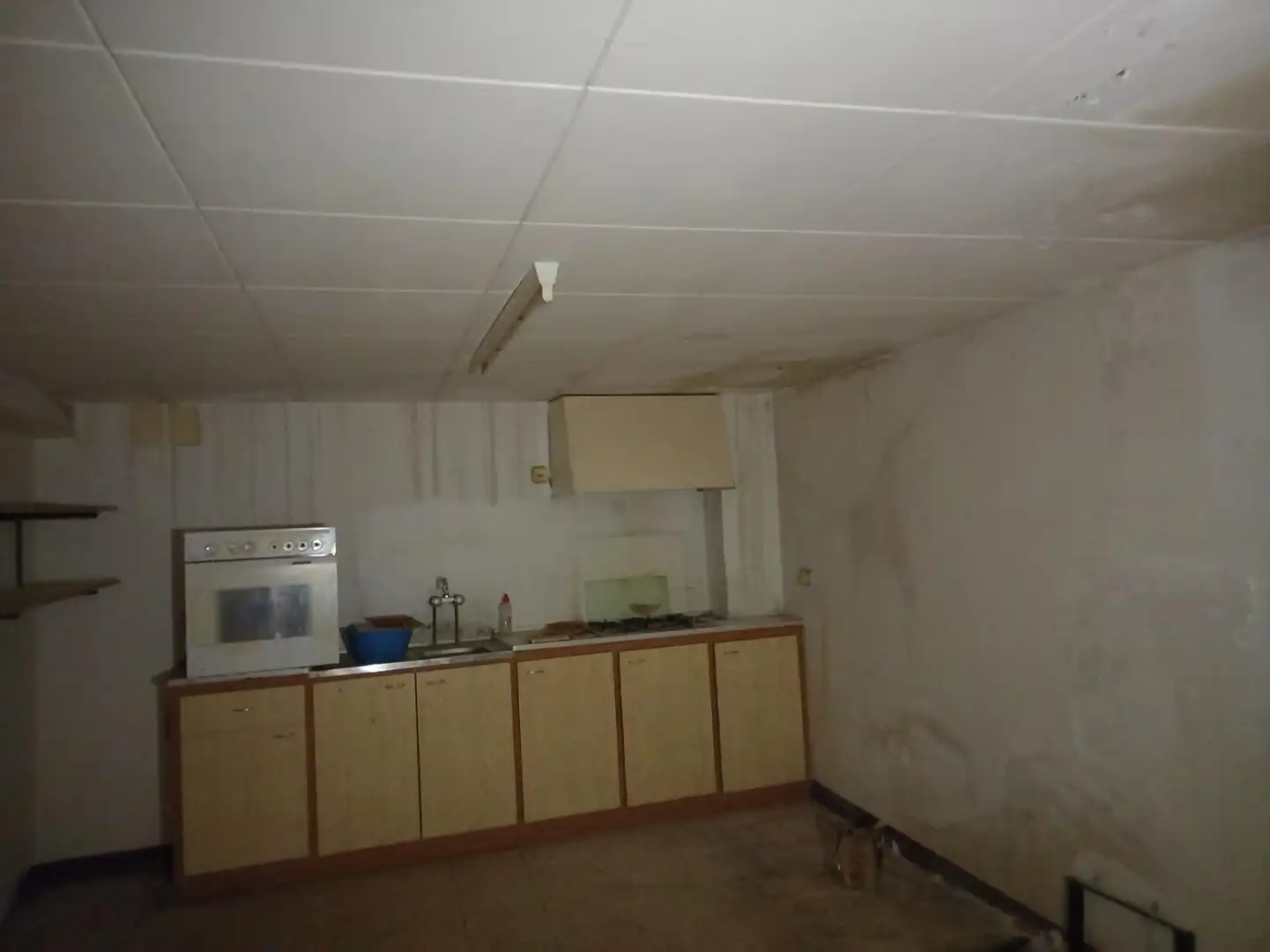 Cocina de Local en venta en La Torre de l'Espanyol