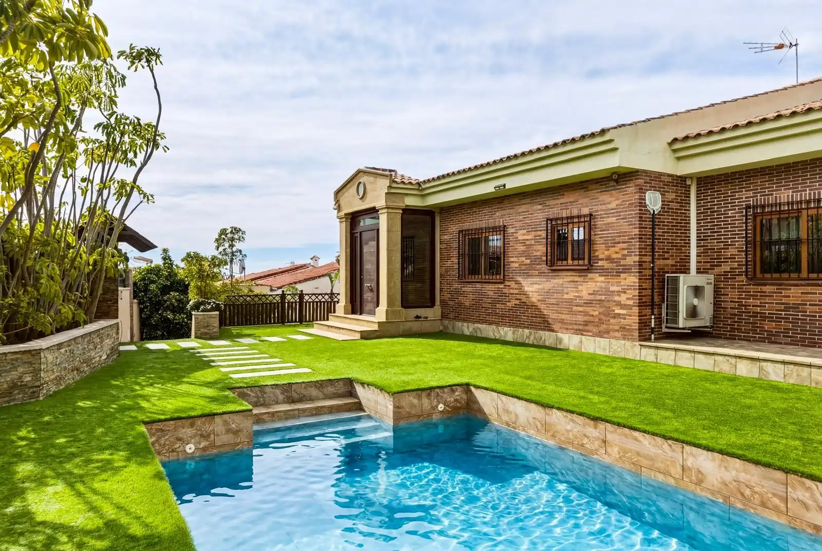 Casa con piscina in vendita a Coloma, imagen 2