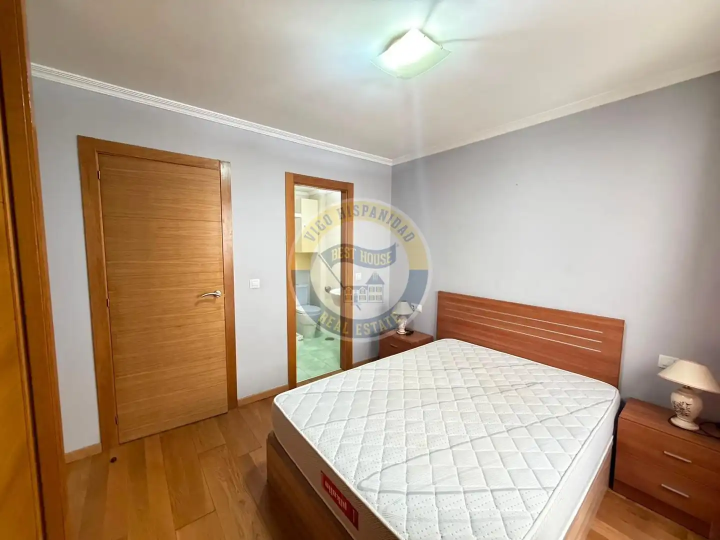Habitación de Apartamento de alquiler en Vigo  con Calefacción y Amueblado
