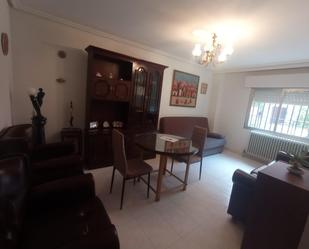 Sala d'estar de Apartament de lloguer en Salamanca Capital amb Calefacció