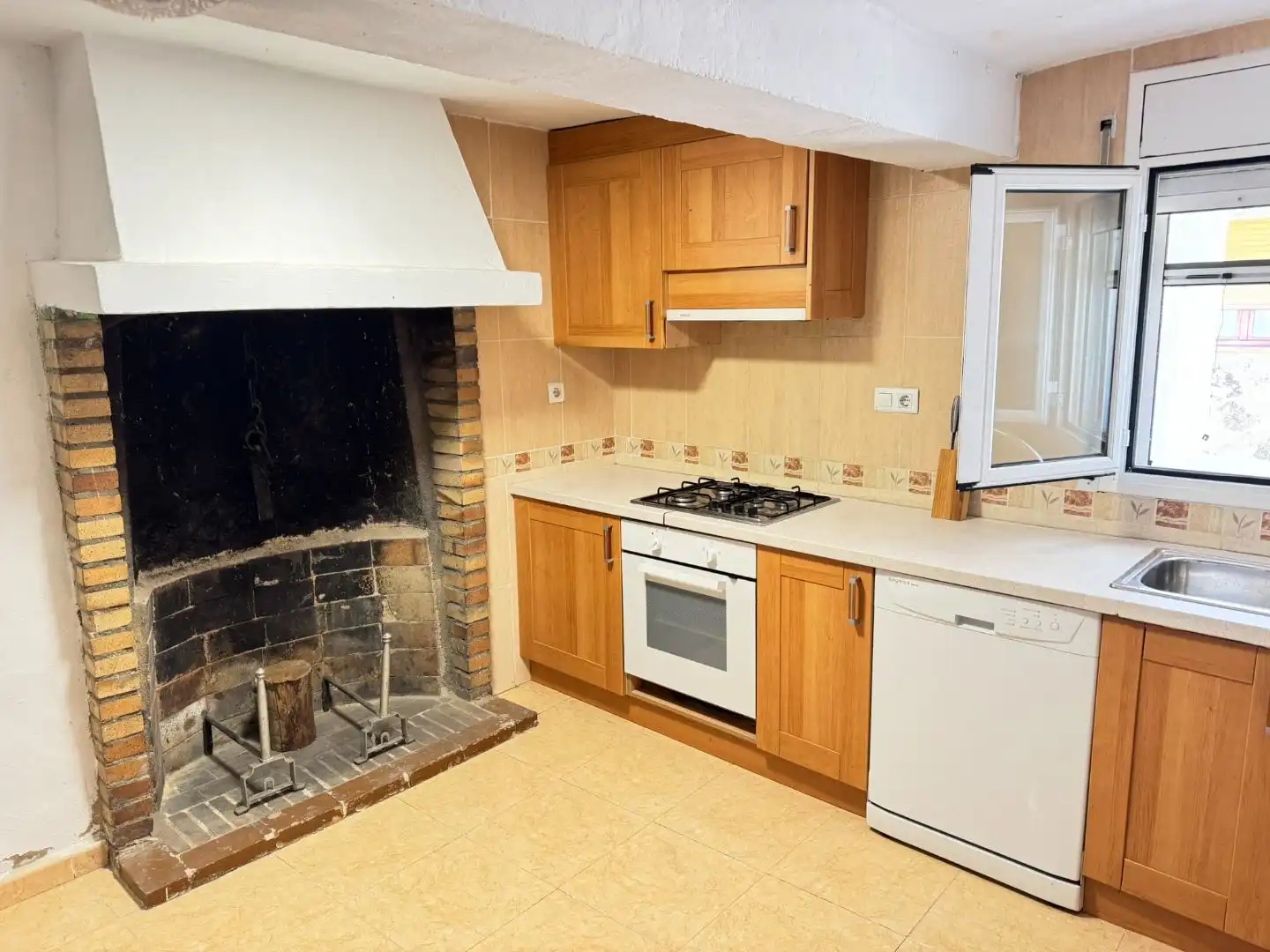 Casa rústica en venta en Barrio Eustaquios 29, imagen 2