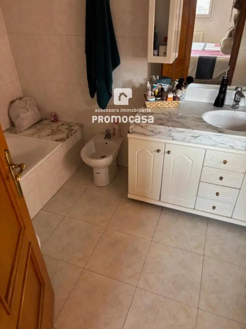 Baño de Casa o chalet en venta en Barberà del Vallès con Calefacción, Terraza y Balcón