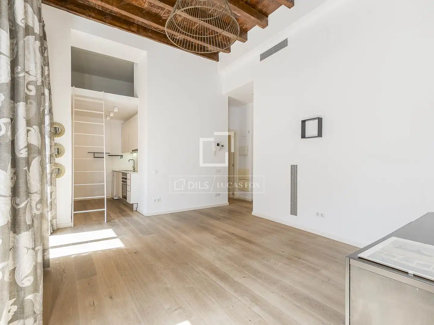 Vista exterior de Piso en venta en Barcelona con Aire acondicionado, Calefacción y Parquet