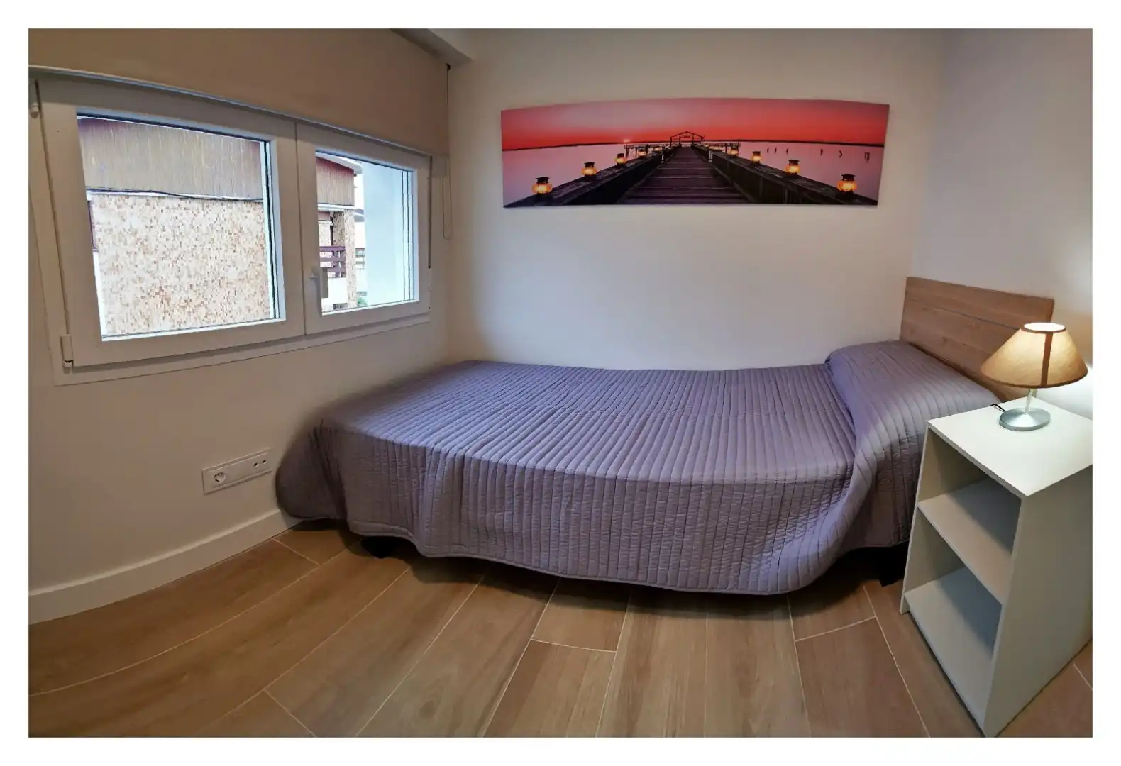 Dormitori de Apartament de lloguer en Oleiros amb Calefacció, Parquet i Moblat