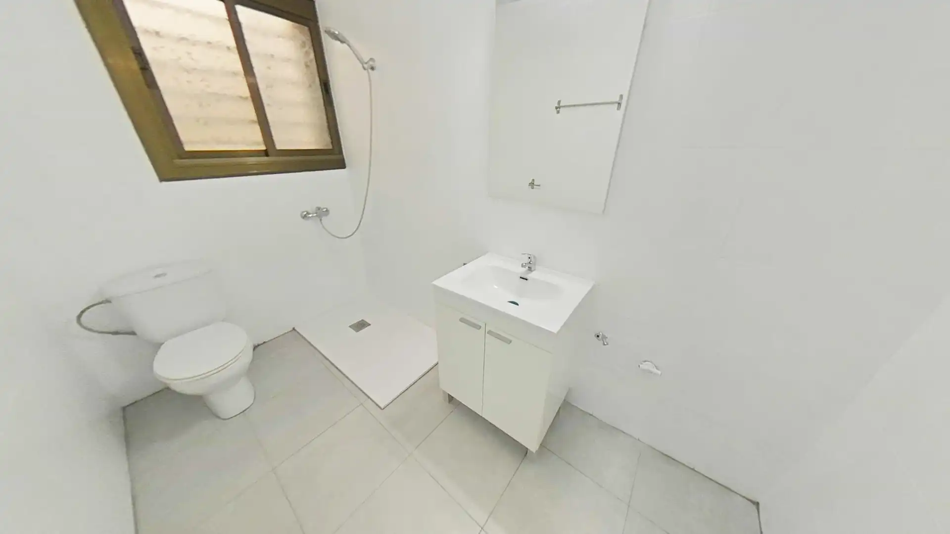 Bathroom of Flat for sale in Sabadell