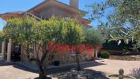 Exterior view of House or chalet for sale in Villaviciosa de Odón  with Heating, Private garden and Parquet flooring