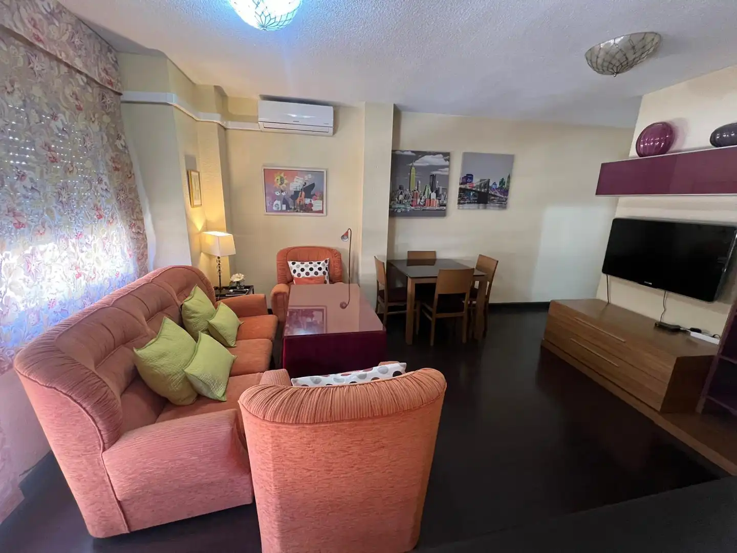 Wohnzimmer von Wohnungen zur Miete in Jaén mit Klimaanlage, Möbliert und Waschmaschine