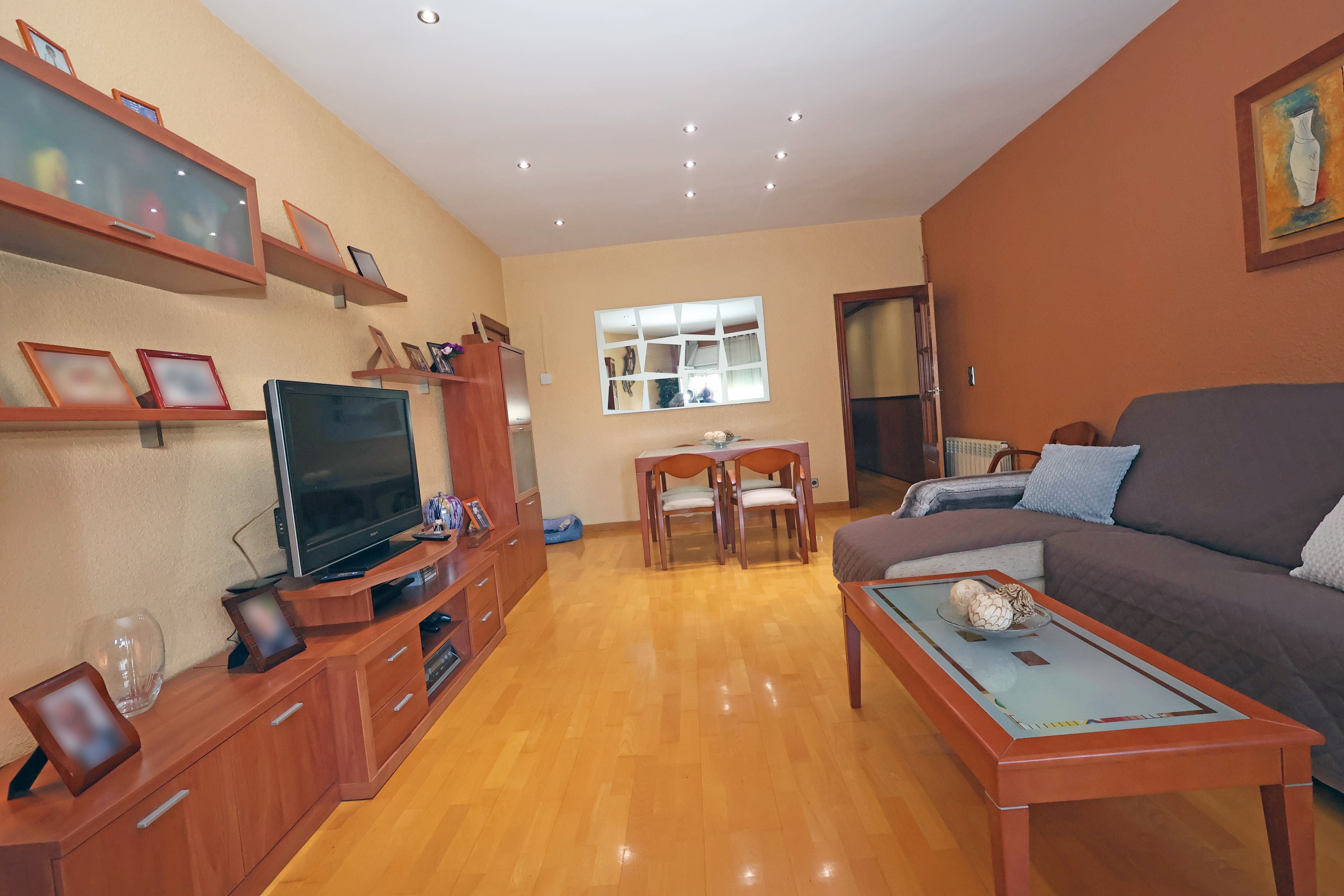 Living room of Flat for sale in Esplugues de Llobregat  with Terrace and Balcony