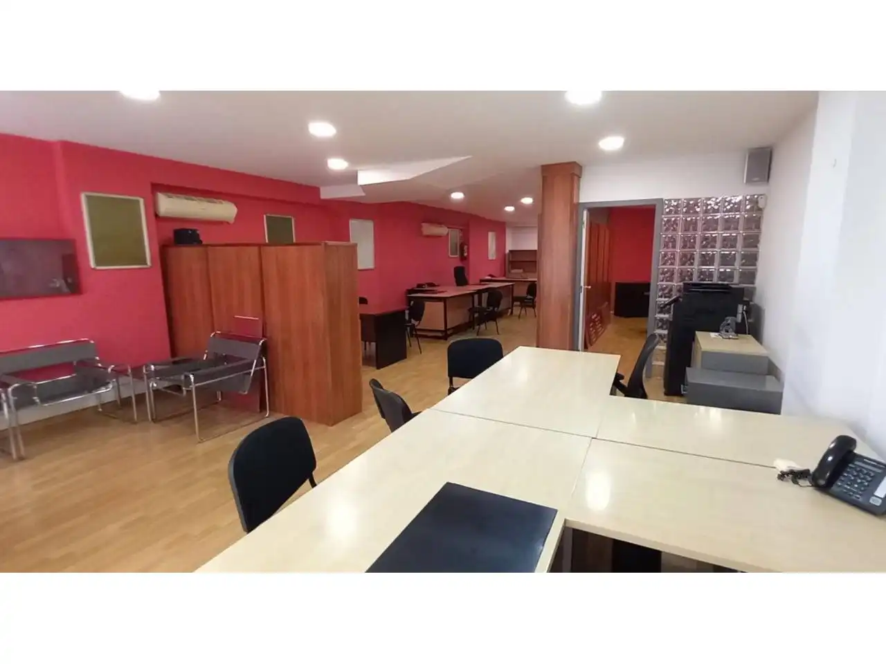 Office for sale in Barcelona  with Air Conditioner