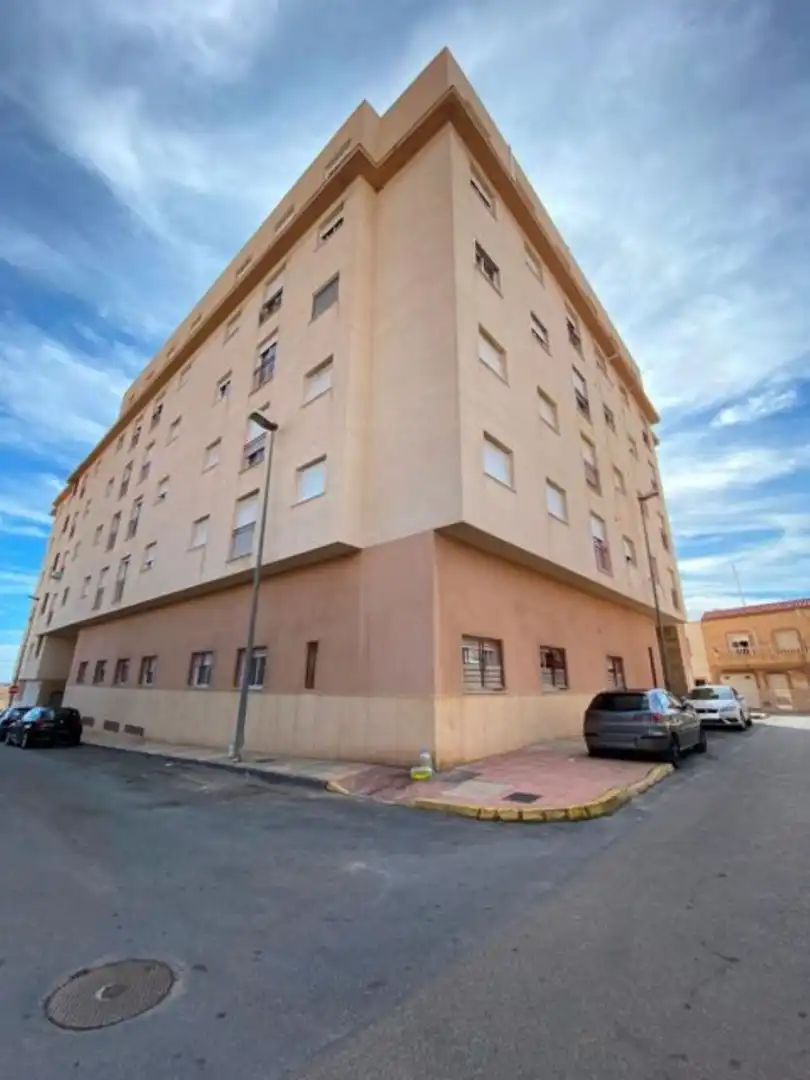 Vista exterior de Piso en venta en La Gangosa
