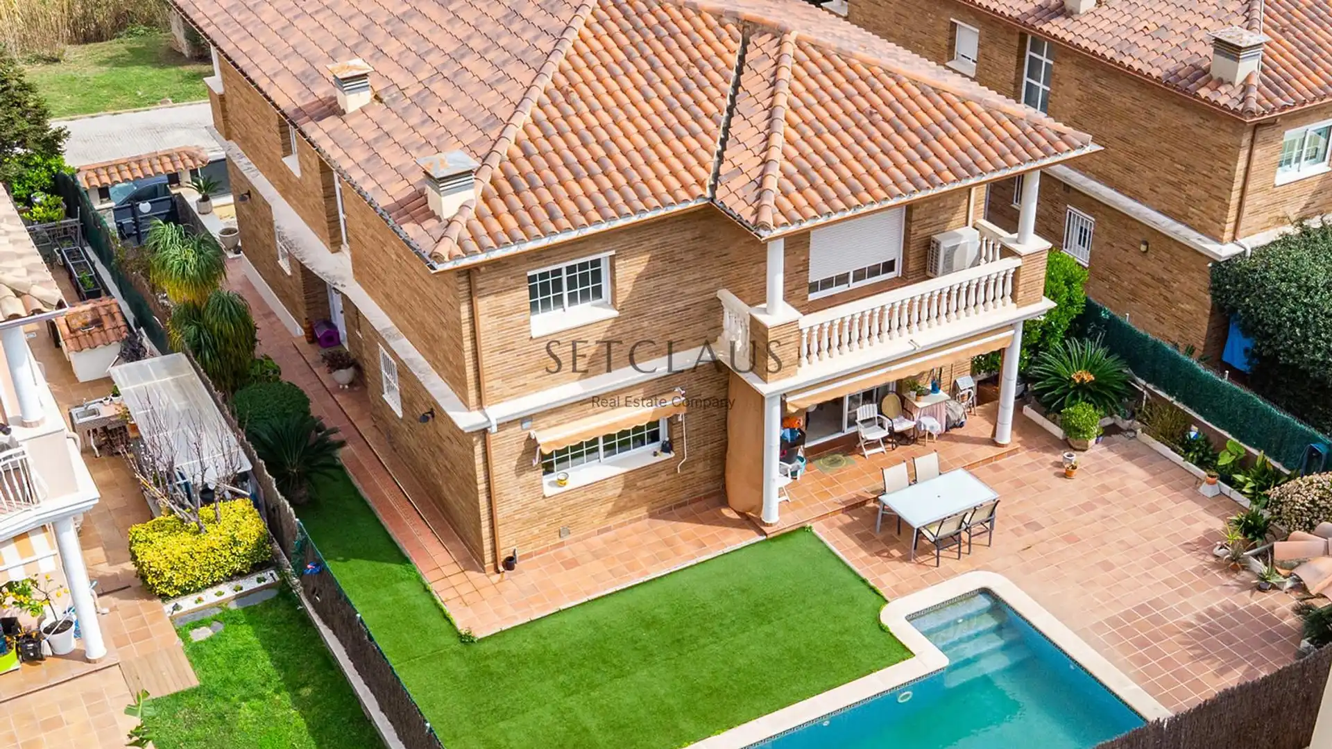 Vista exterior de Casa o chalet en venta en Premià de Dalt con Aire acondicionado, Calefacción y Jardín privado