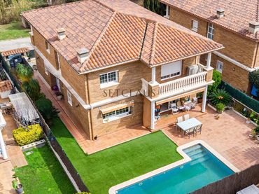 Villa avec balcon à vendre à Premià de Dalt