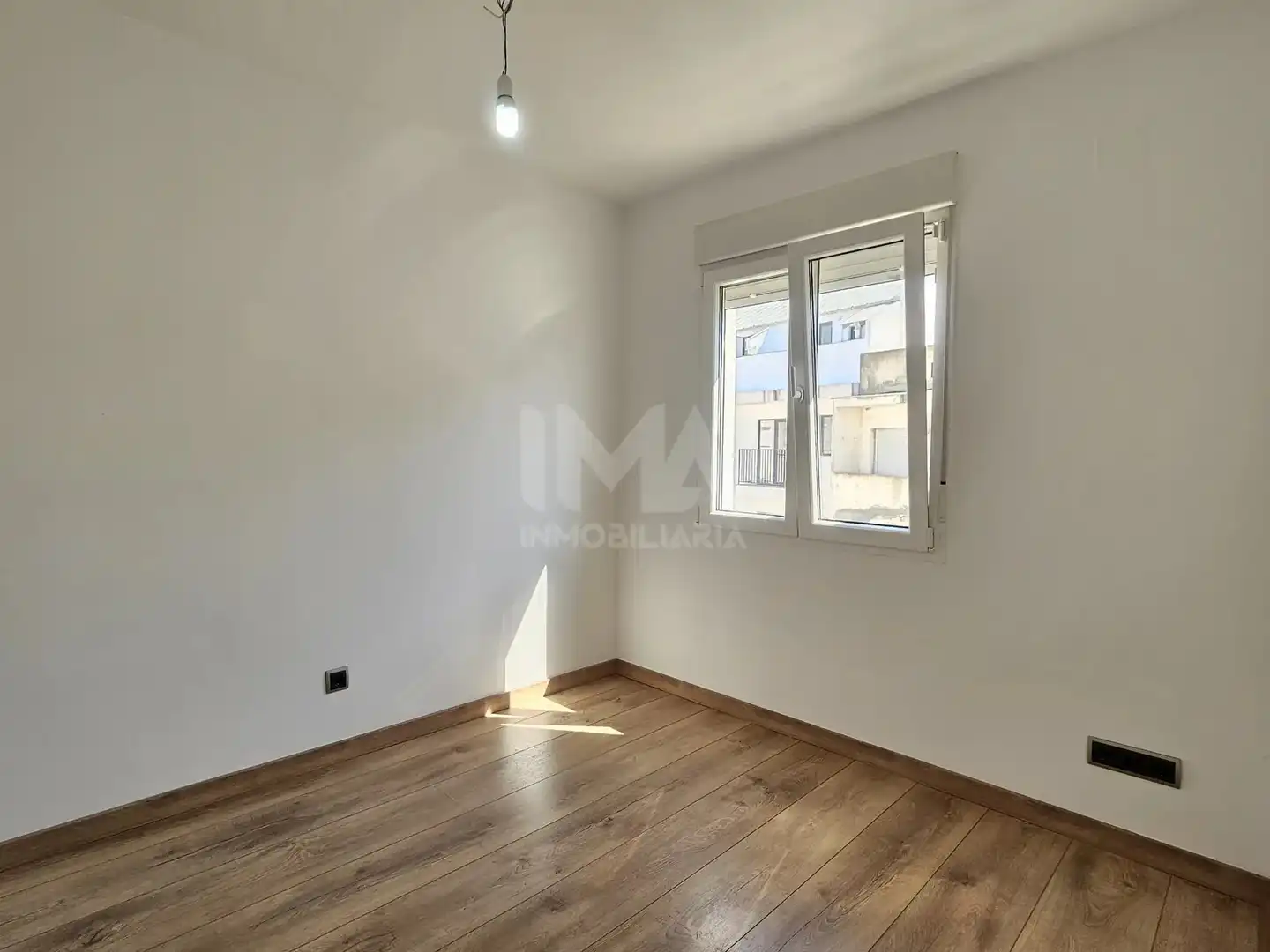 Dormitori de Pis de lloguer en L'Eliana amb Aire condicionat, Parquet i Forn