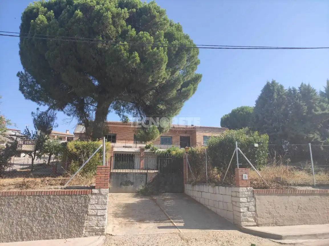Vista exterior de Casa o chalet en venta en Cebolla con Calefacción, Jardín privado y Balcón