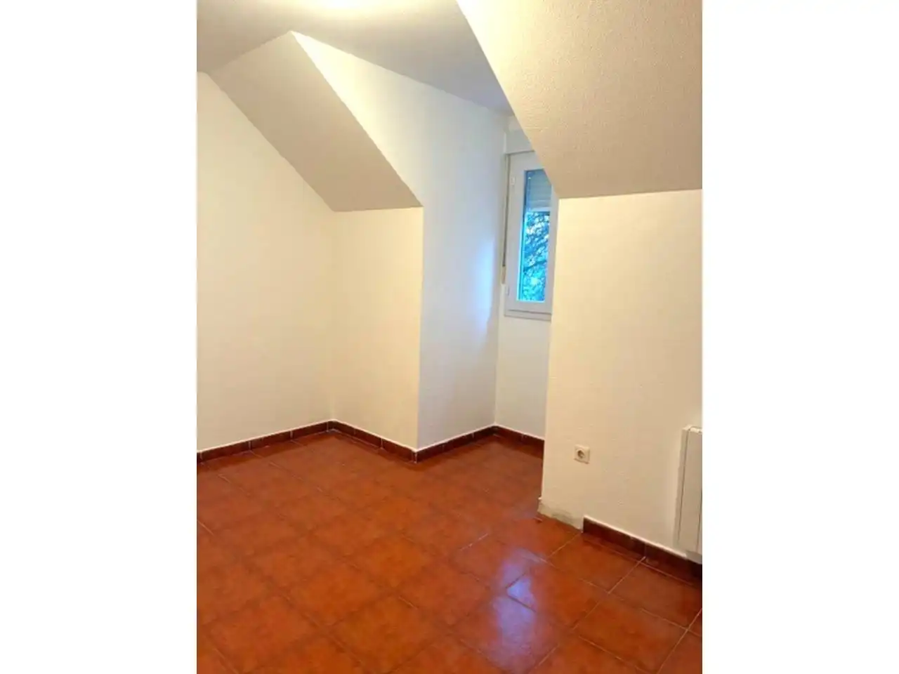 Habitación de Casa o chalet de alquiler en El Espinar con Calefacción, Terraza y Alarma