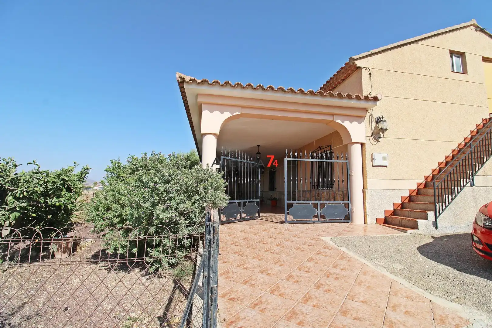 House with garden for sale in Pedanías Centro